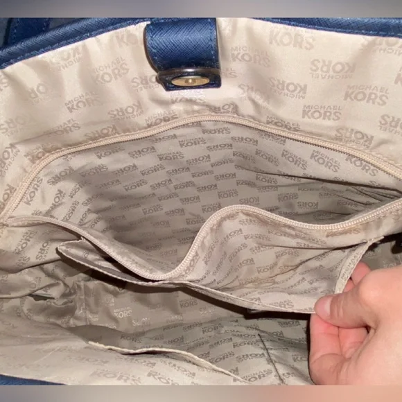 Michael Kors Navy Jet Set Travel Medium Tote Purse MK 13.5" x 4.5" x 12" - Picture 10 of 12